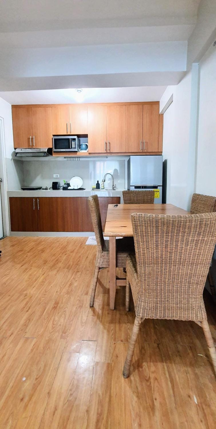 SCANDIA SUITES AT SOUTH FORBES Homey & Cozy 2-Bedroom Condo Apartment in Santa Rosa