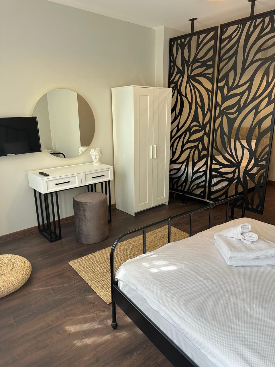 Bed, Photo of the whole room, Bedroom, wardrobe