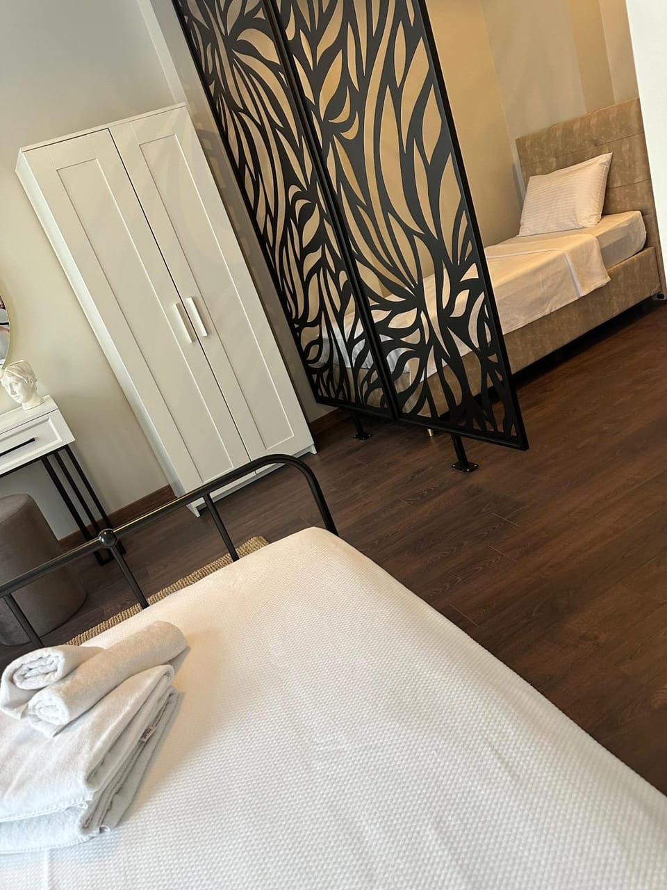 Bed, Bedroom, towels, wardrobe