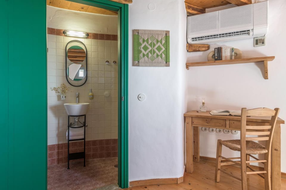 Bathroom, Bedroom