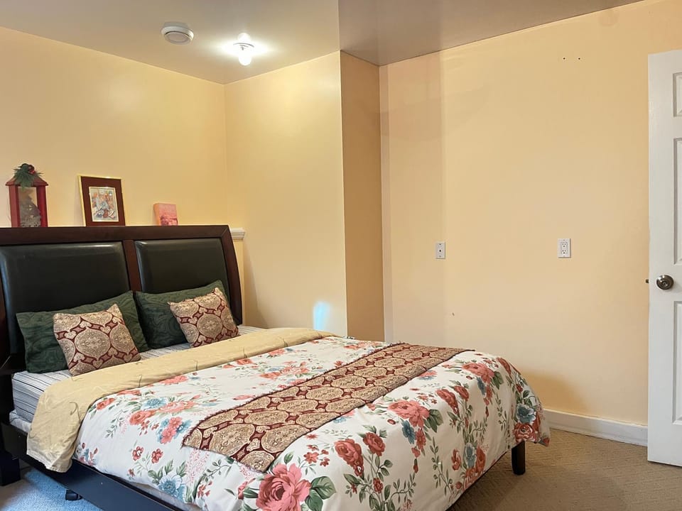 citadle hill house! Vacation rental in Calgary