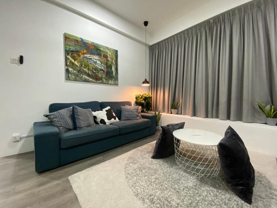 4-7 Pax Genting View Resort Kempas Residence -Free Wifi, Netflix And Free Parking Apartment in Selangor, Malaysia