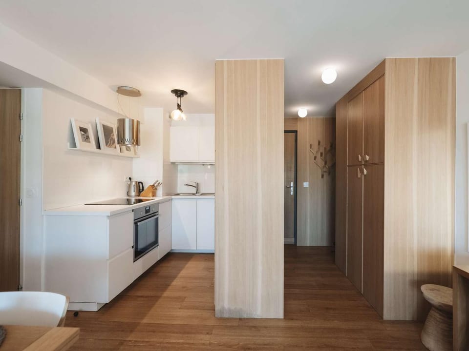 Appartement rénové 47m² - 6 pers, proche pistes et commodités, quartier animé, parking inclus - FR-1-545-32 Apartment in Les Allues