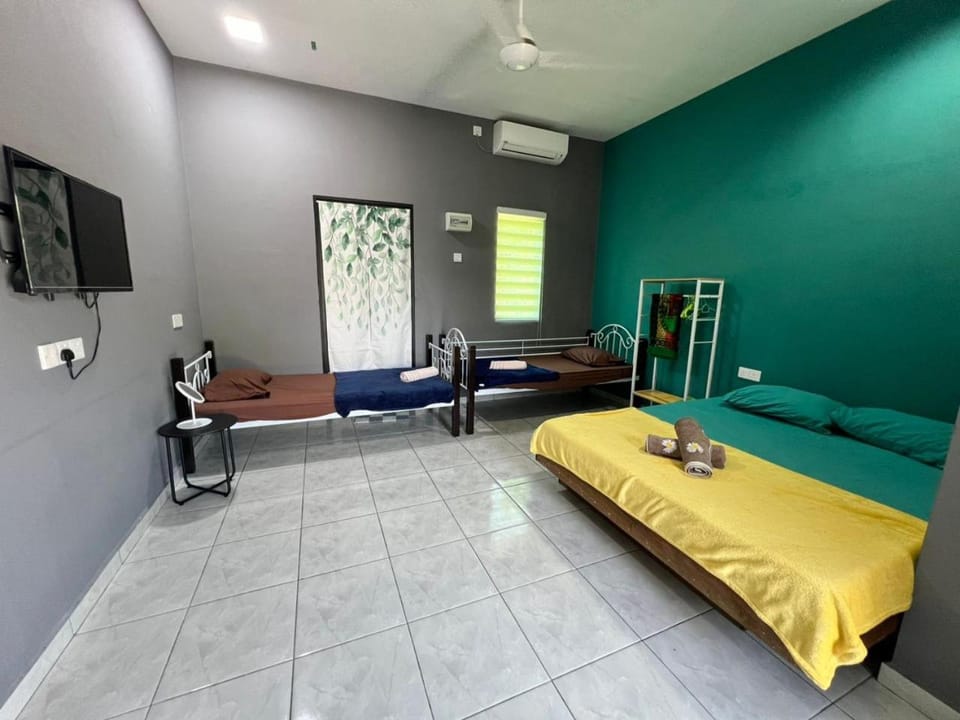 Bed, TV and multimedia, Bedroom, air conditioner