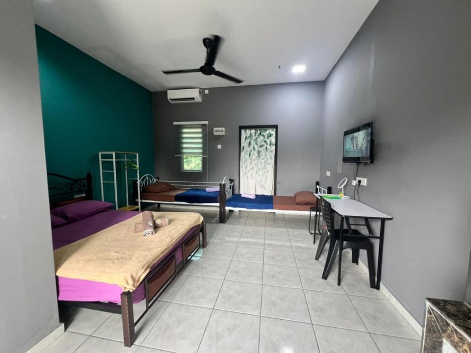 Bed, TV and multimedia, Bedroom, air conditioner