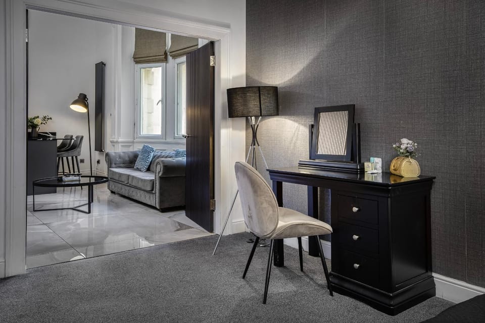 Living room, Bedroom