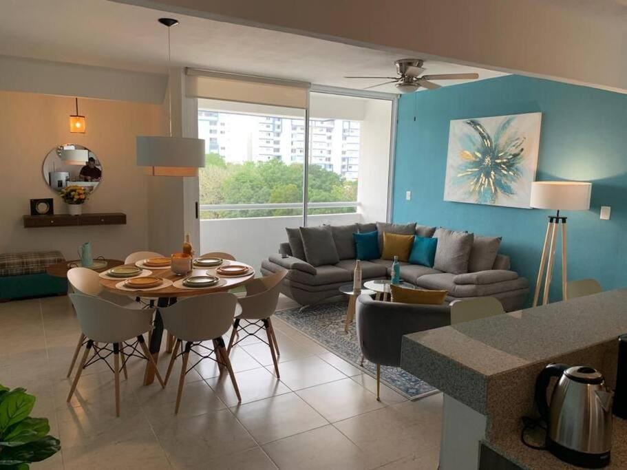 Living room, Dining area