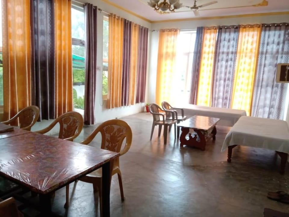 KIRAN GUEST HOUSE Bed and Breakfast in Uttar Pradesh