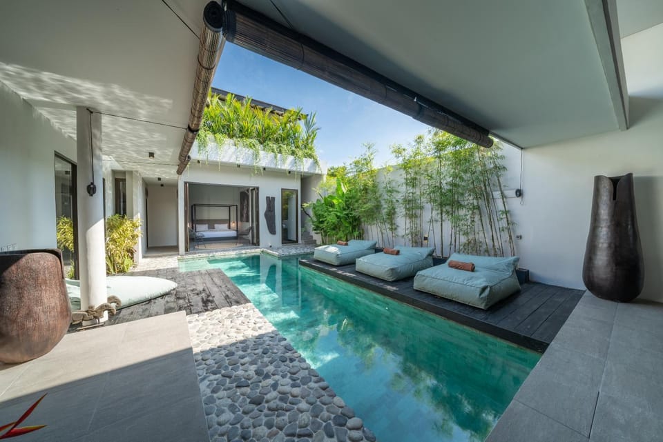 Property building, Swimming pool