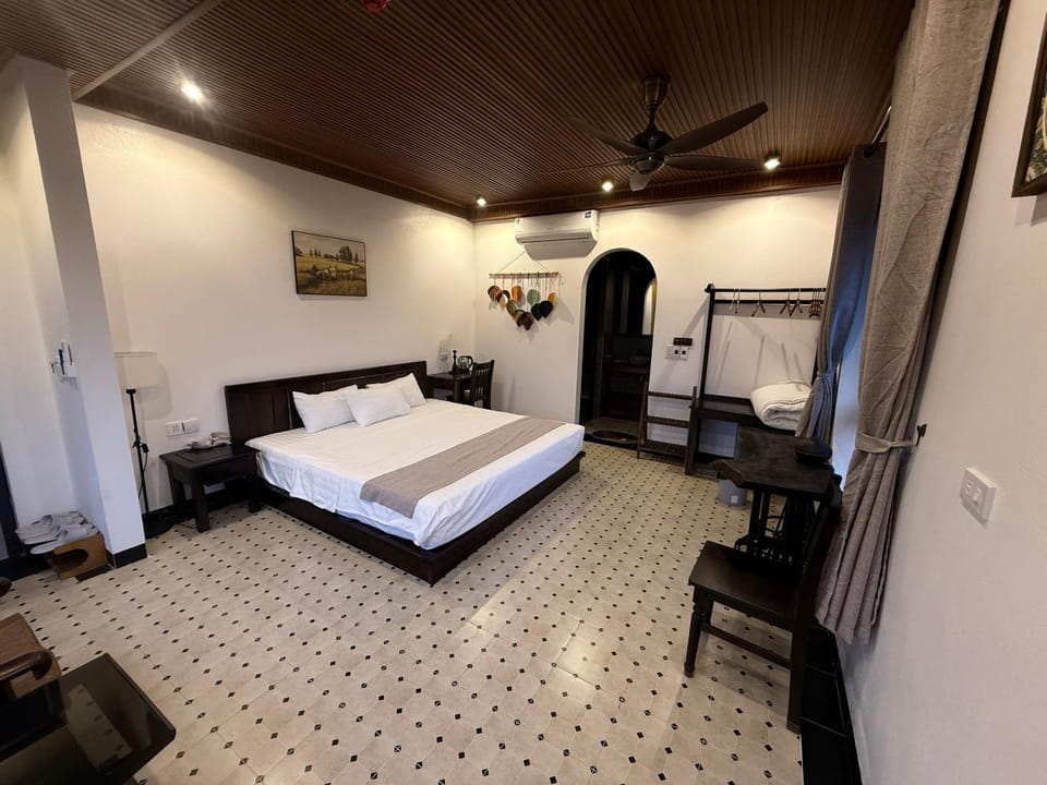 Bed, Bedroom, air conditioner
