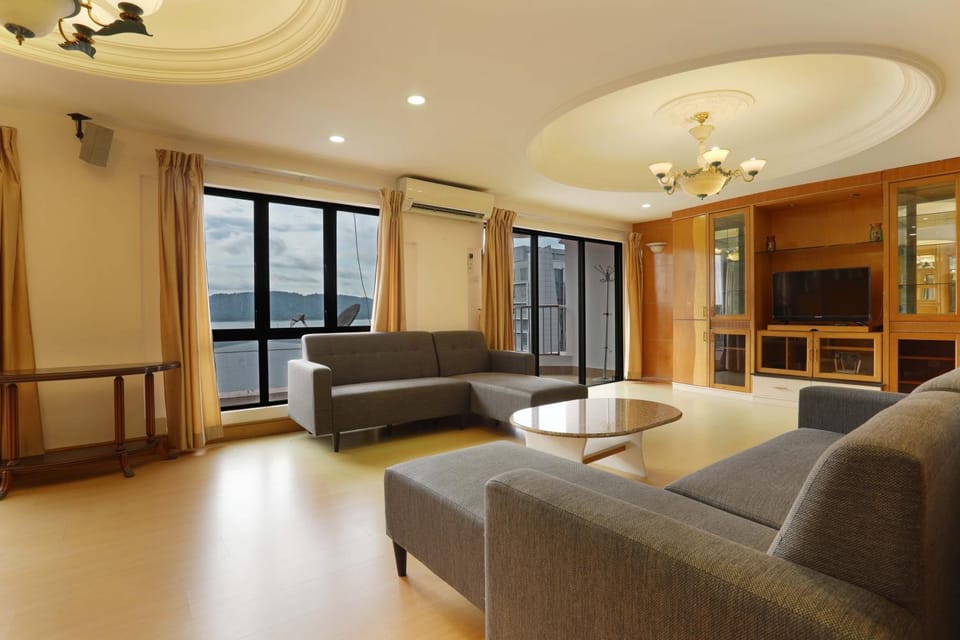 Marina Court Resort- 6Bedroom Stay Together Apartment Sleeps 15Pax Apartment in Kota Kinabalu