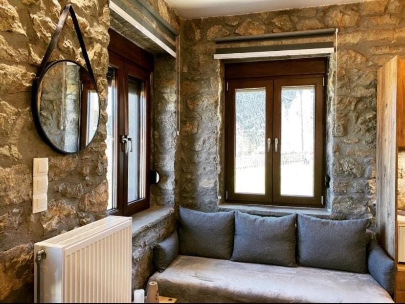 ΧΑΡΟΥΛΑ STUDIO House in Peloponnese, Western Greece and the Ionian