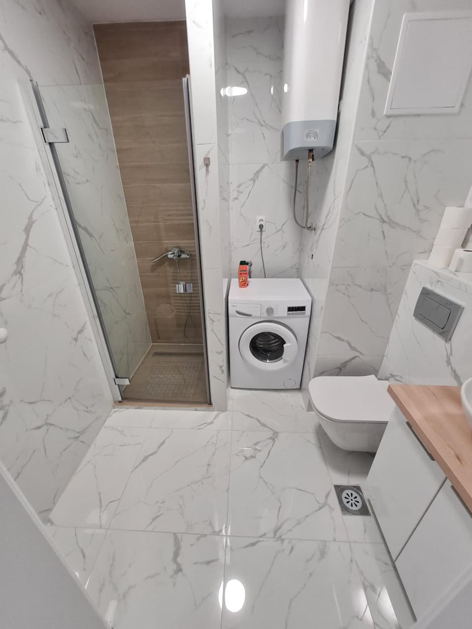 Shower, Toilet, Bathroom, washing machine