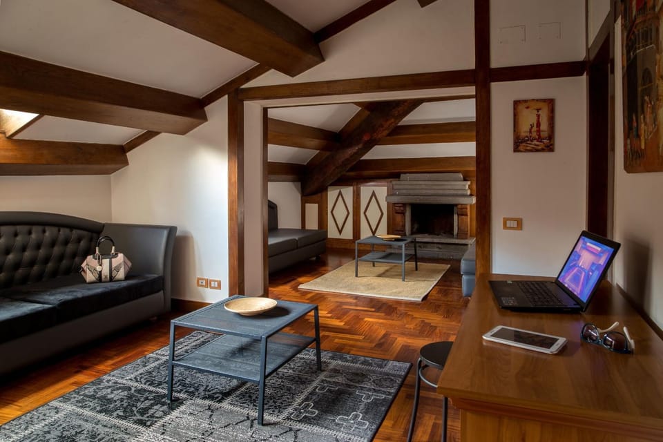 Bed, Living room, Seating area, Bedroom
