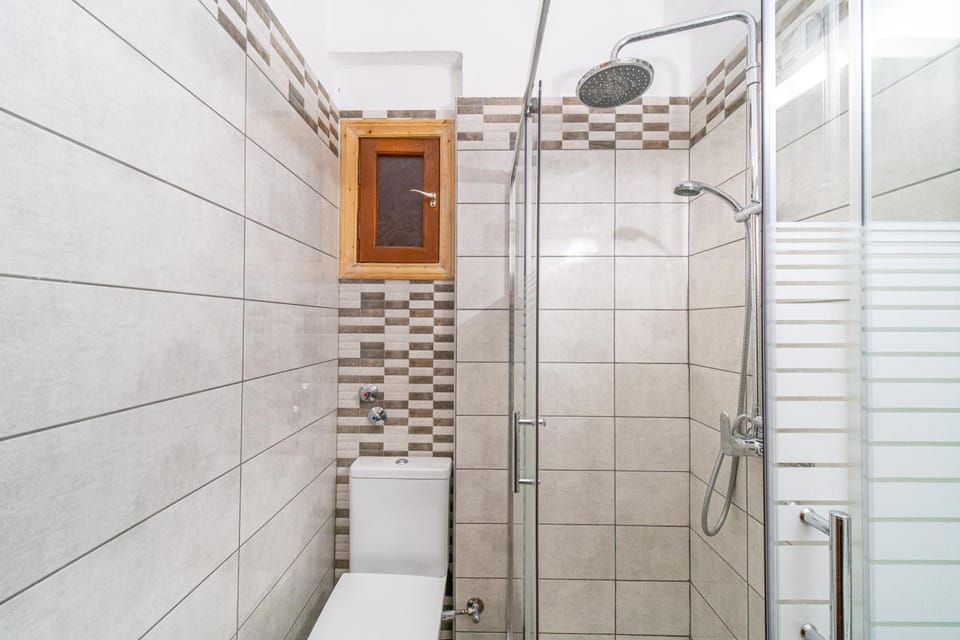 Bathroom, Living room