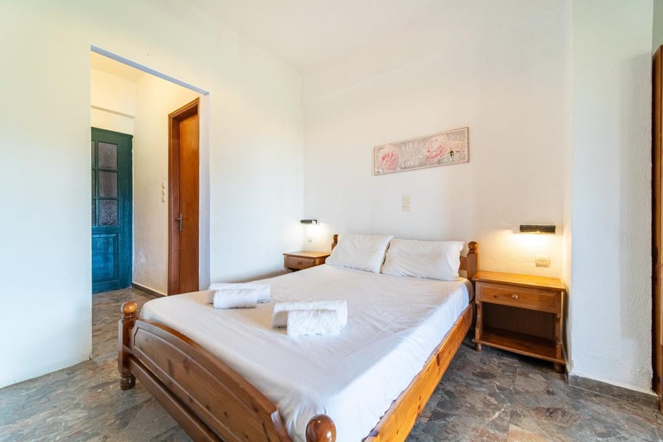 Property building, Living room, Bedroom