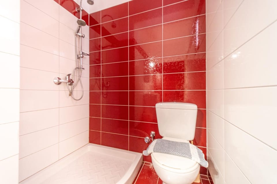 Bathroom, Living room