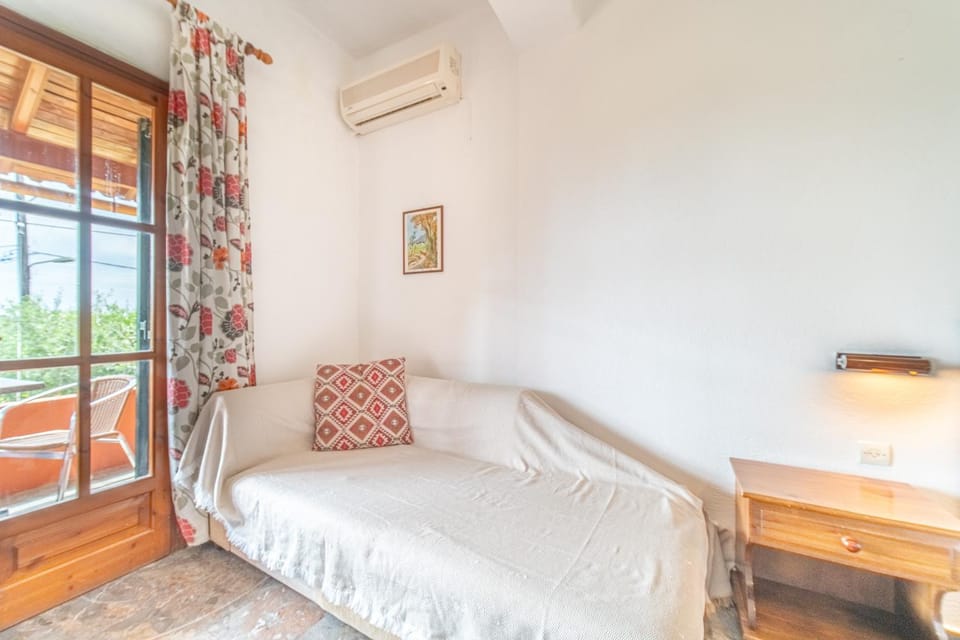 Property building, Living room, Bedroom