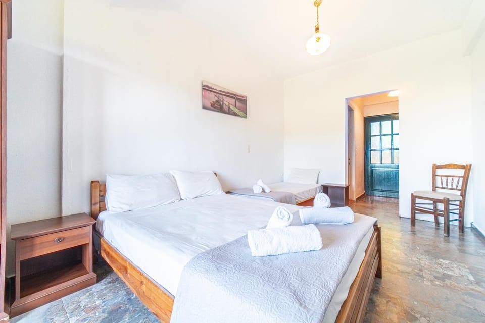 Property building, Living room, Bedroom