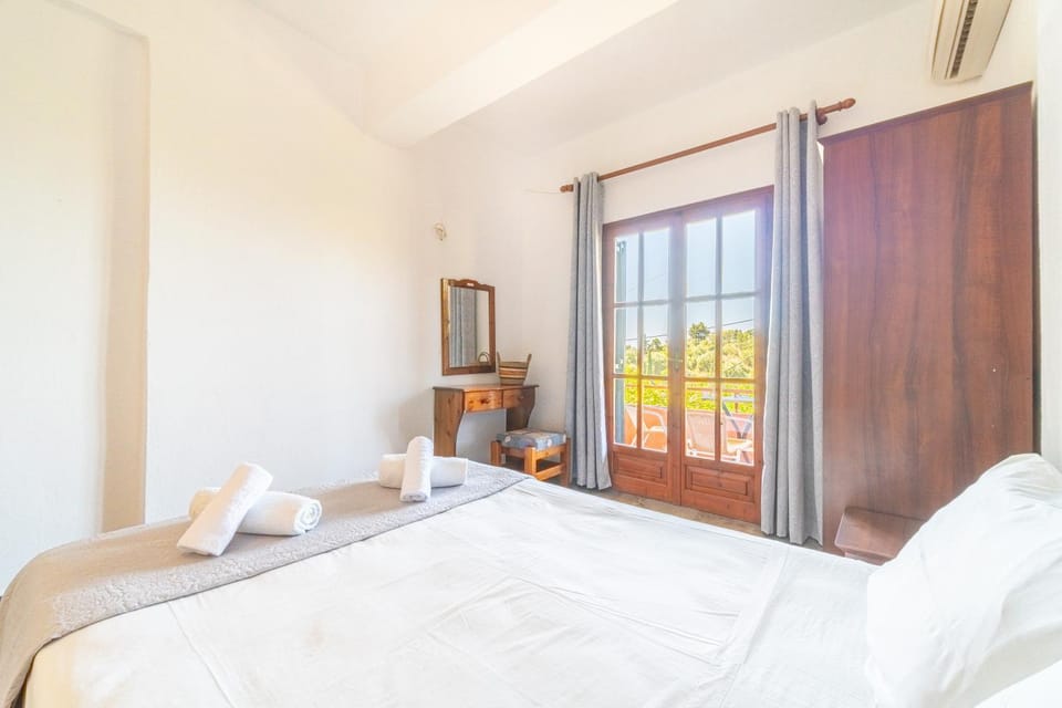Property building, Living room, Bedroom