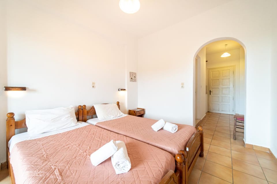 Property building, Living room, Bedroom
