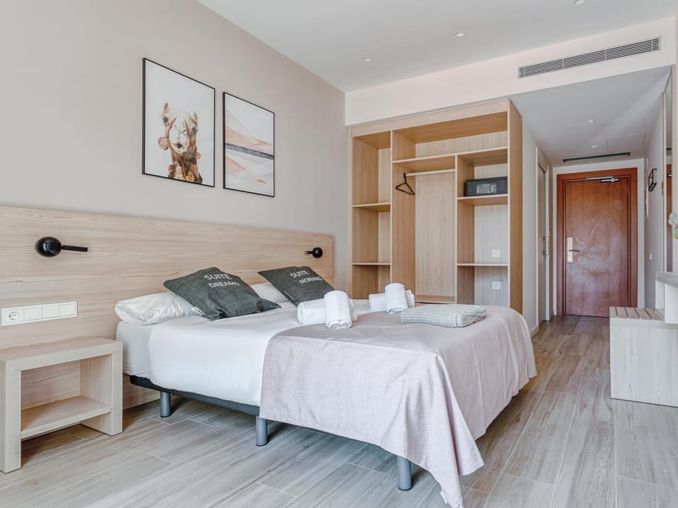 Bed, Bedroom