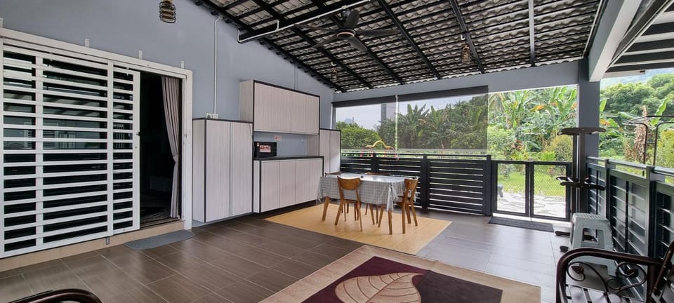 View (from property/room), Balcony/Terrace, Seating area, Dining area, minibar