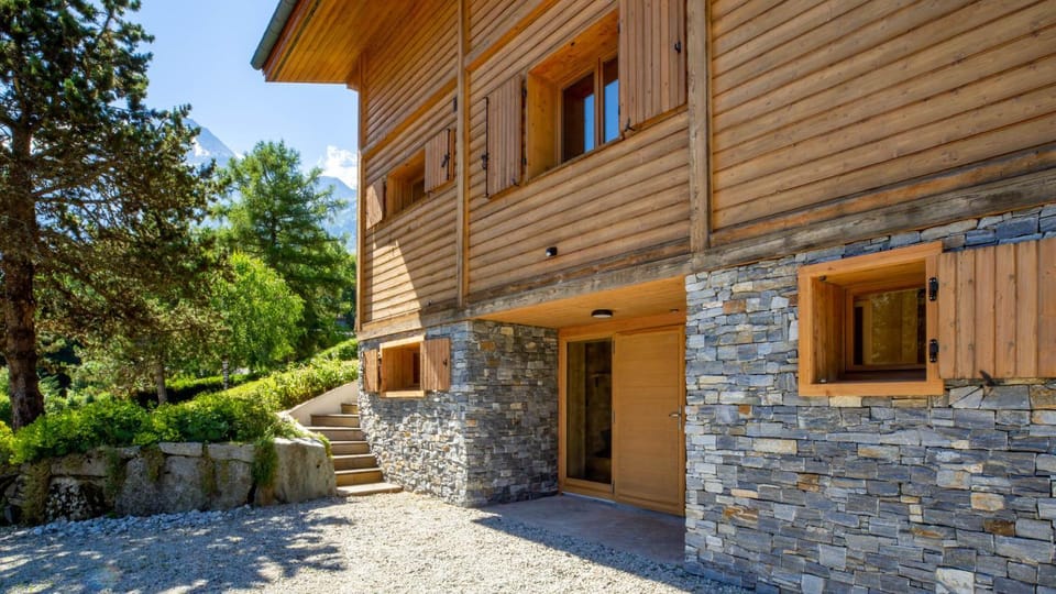 Property building, Spring, Day