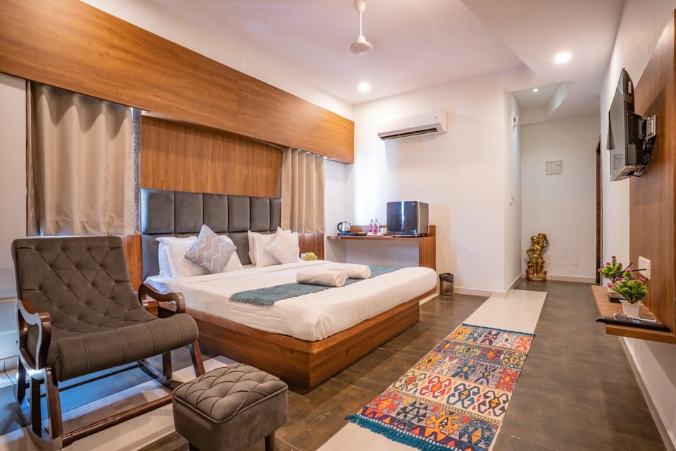TV and multimedia, Photo of the whole room, Bedroom, air conditioner