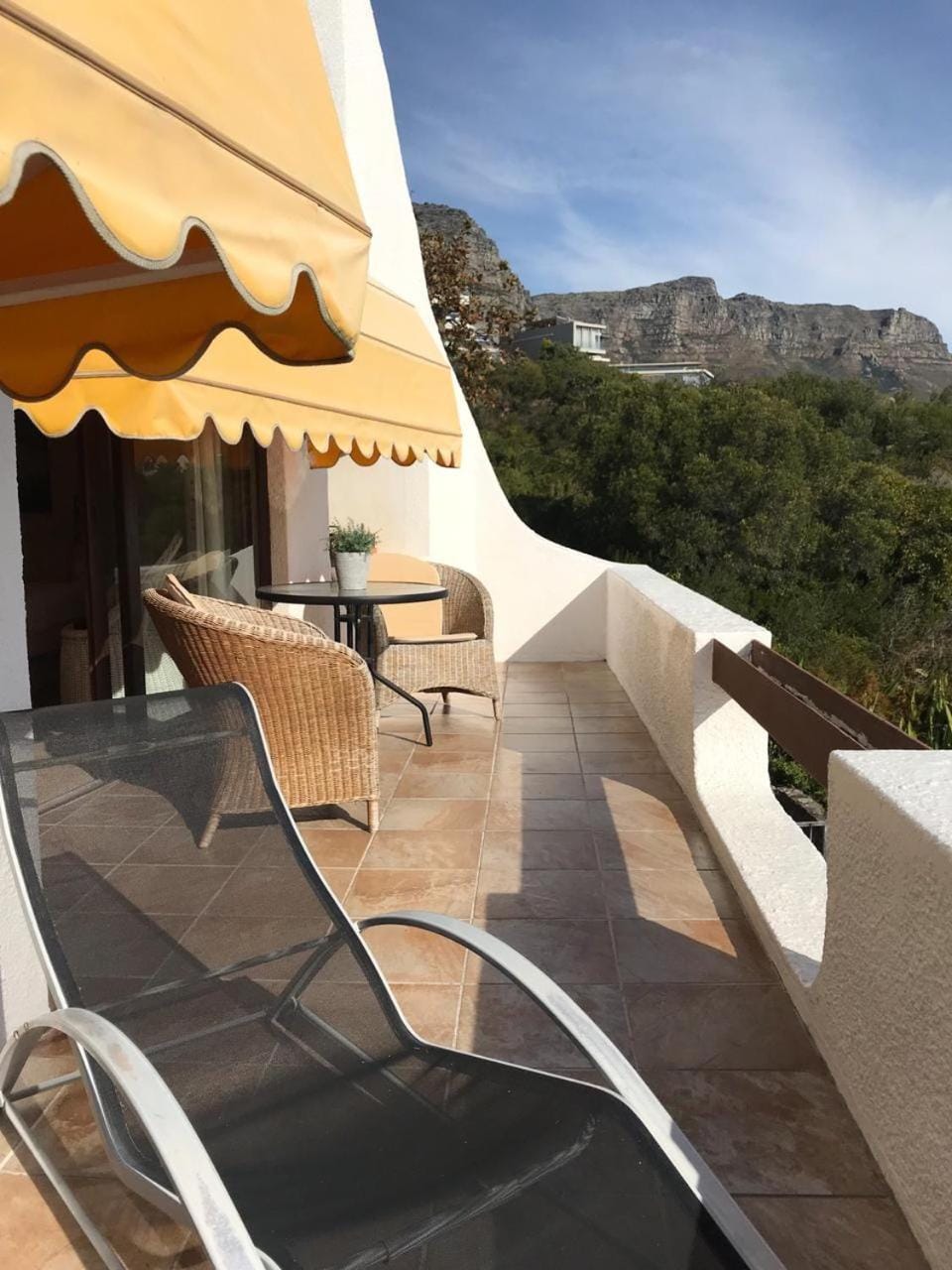 Balcony/Terrace, Mountain view