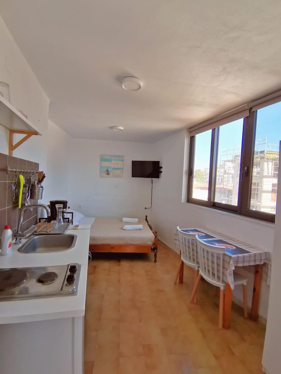 Bed, TV and multimedia, Kitchen or kitchenette, Photo of the whole room, Dining area, Bedroom, minibar