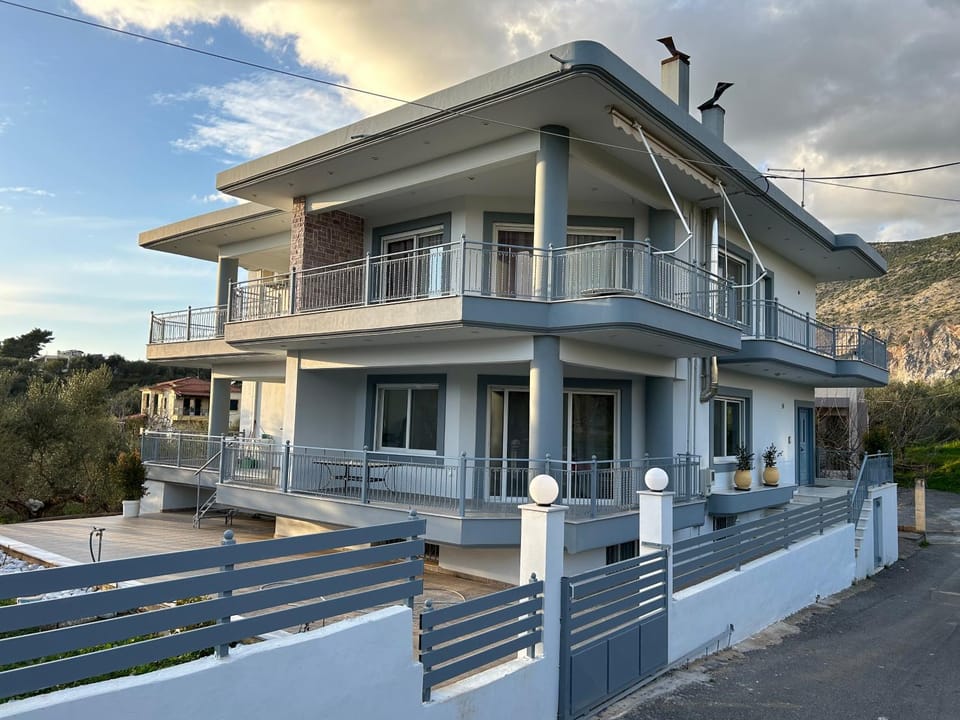 Property building, Day, Natural landscape, View (from property/room), Balcony/Terrace, Mountain view