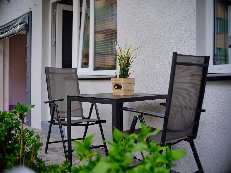 Patio, Garden, Balcony/Terrace