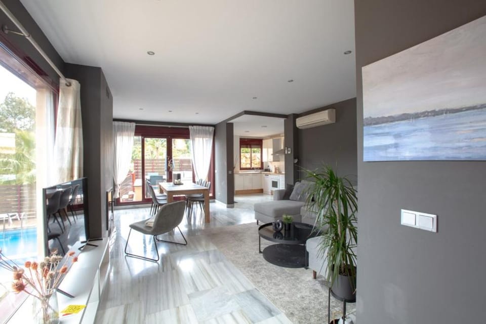 Private pool luxurious villa with mountain views Villa in Costa del Sol