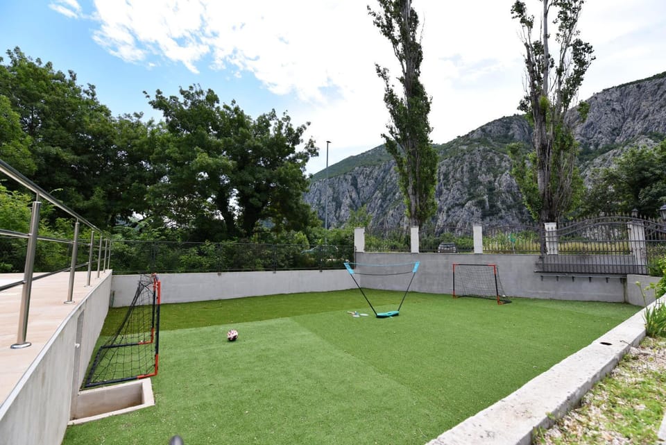 Children play ground, Mountain view