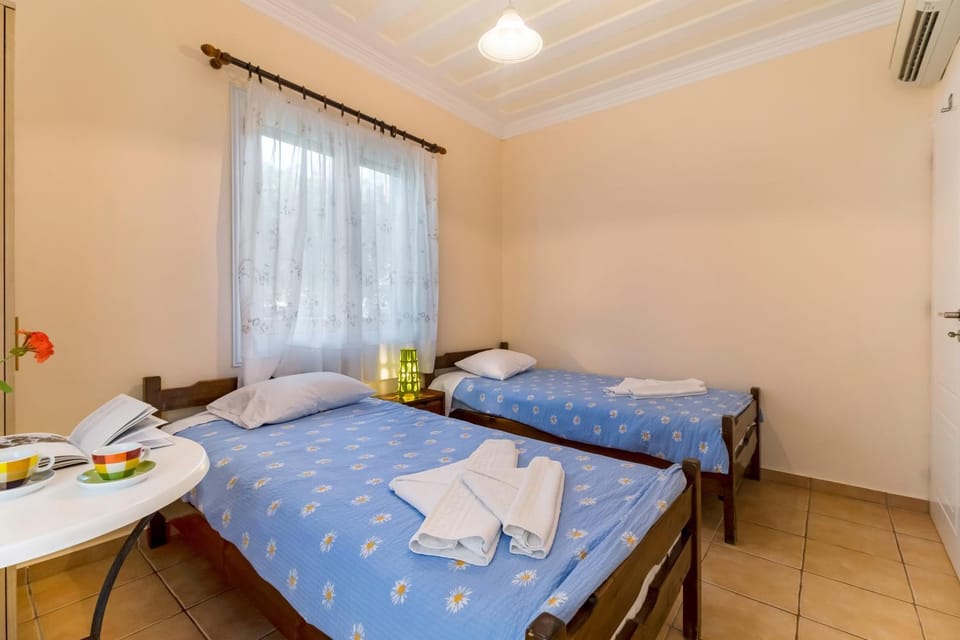 Property building, Living room, Bedroom