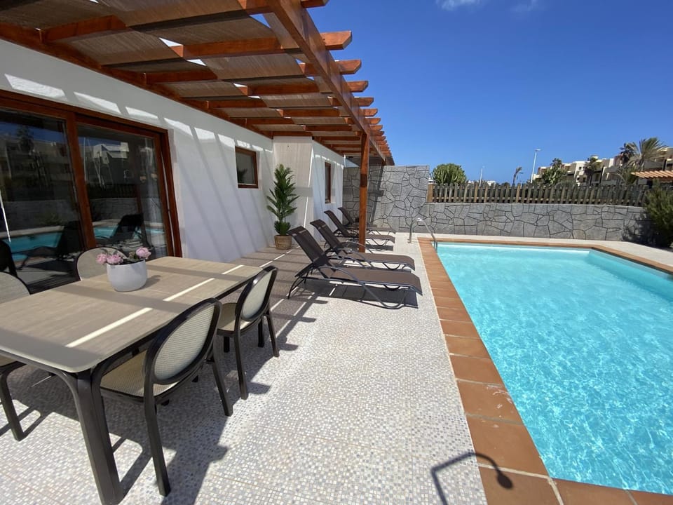 Balcony/Terrace, Swimming pool