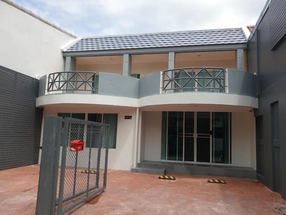 Cha-am Beach Vacation Home House in Thailand