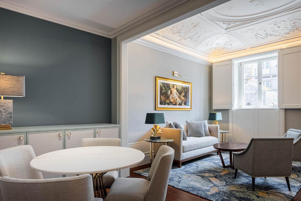 Living room, Seating area