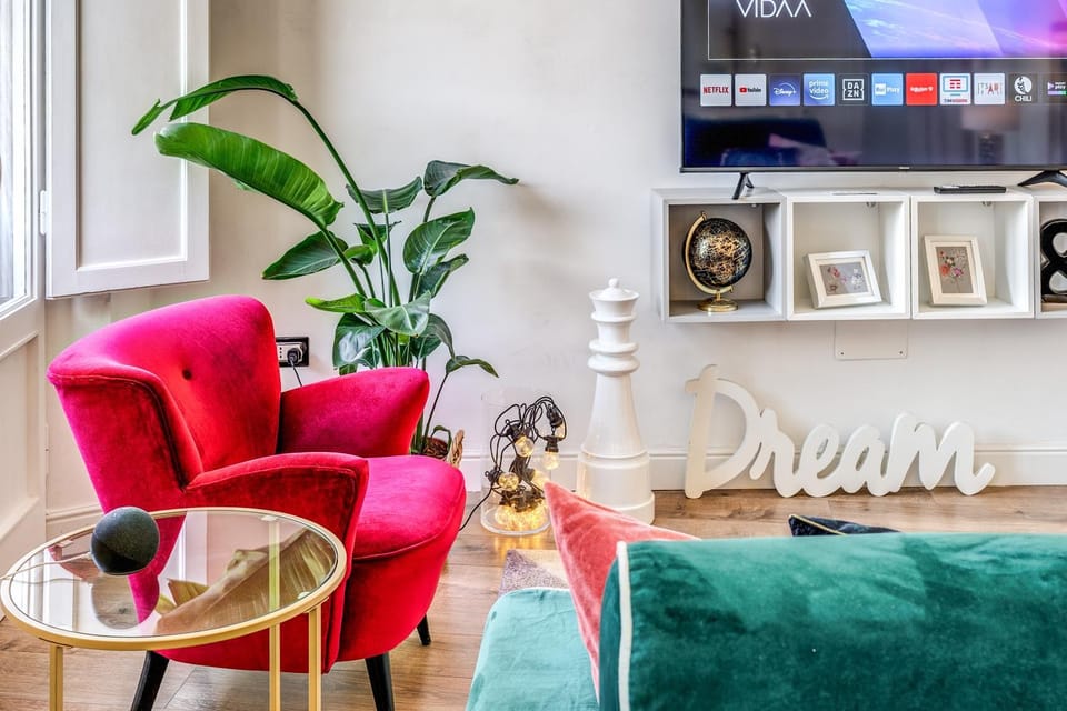 Communal lounge/ TV room, TV and multimedia, Living room, Evening entertainment