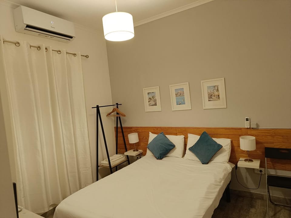 Bed, Bedroom, air conditioner