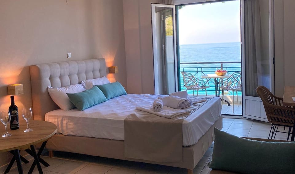 Living room, Bedroom