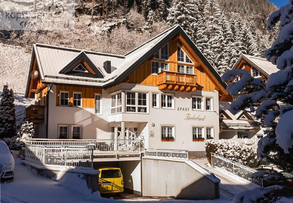 Property building, Day, Natural landscape, Winter, Mountain view, Parking