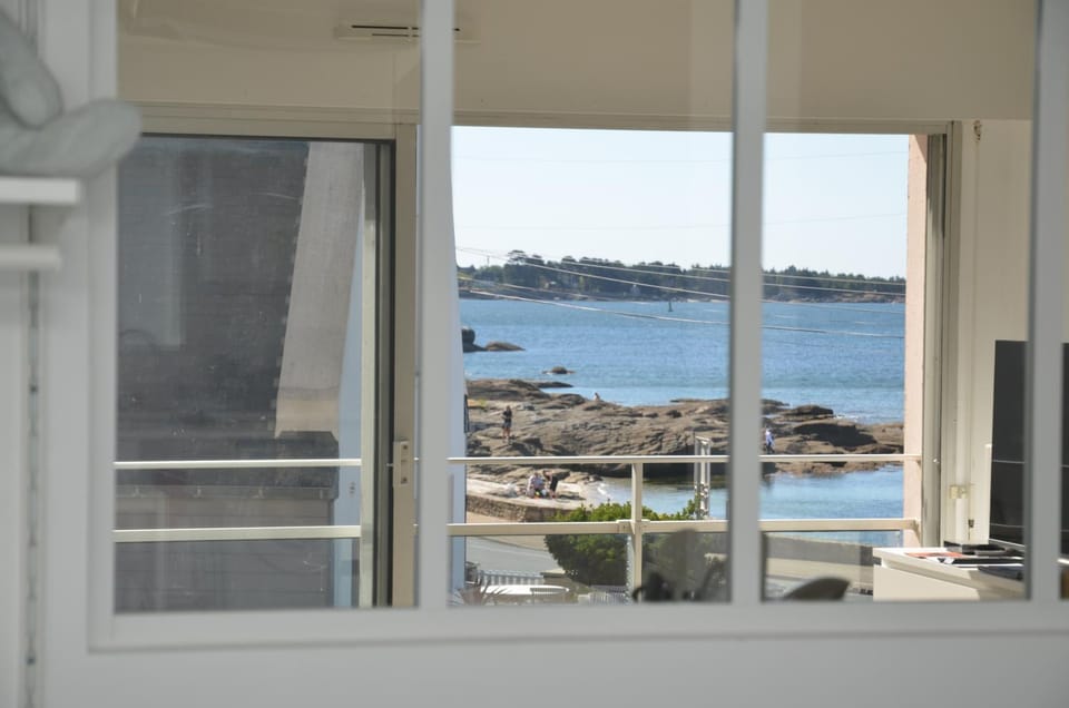 Votre VUE EN BLEU !! Très lumineux, Vue mer exceptionnelle et plages, wir sprechen flieBen deutsch, we speak English Apartment in Concarneau