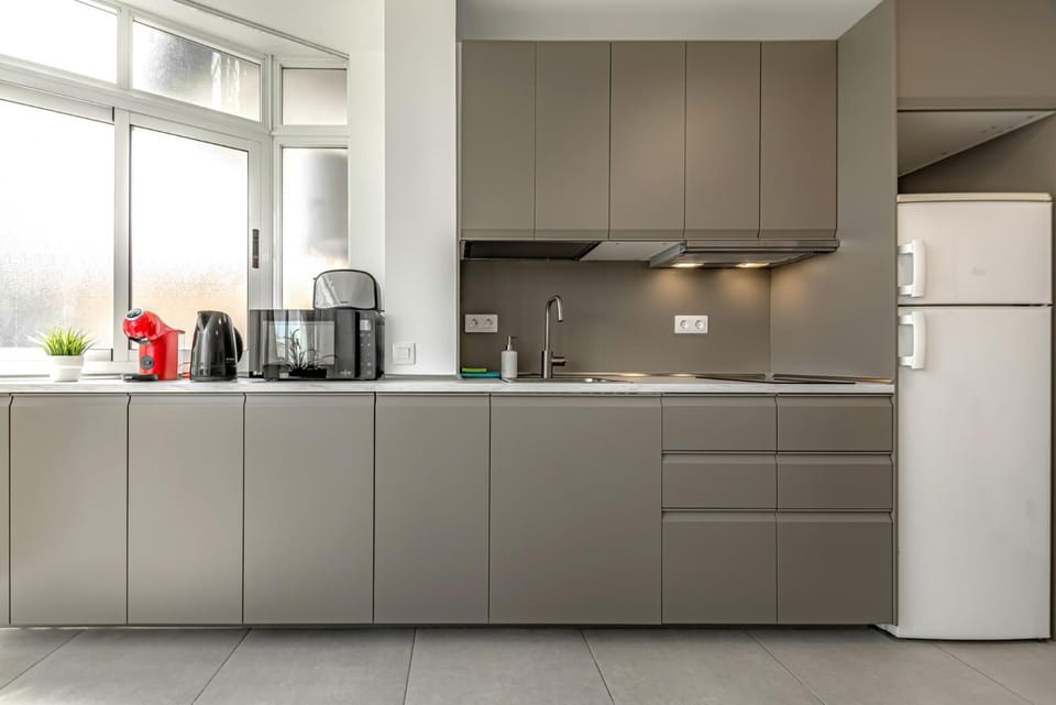 Bed, View (from property/room), Balcony/Terrace, Kitchen or kitchenette, Living room, Bedroom, Swimming pool