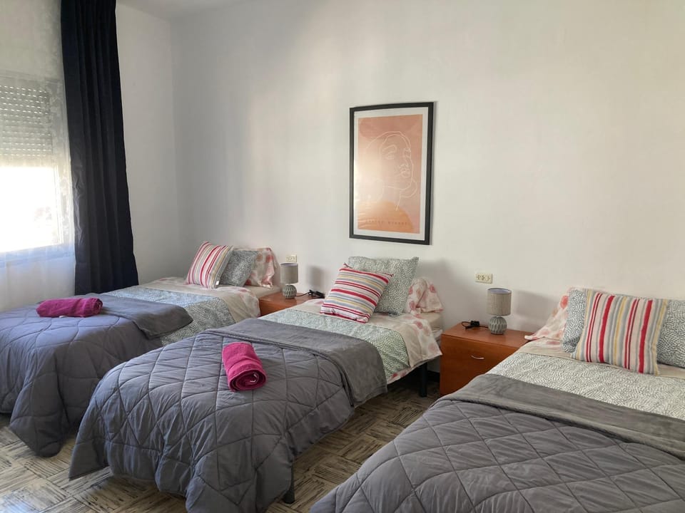 Photo of the whole room, Bedroom
