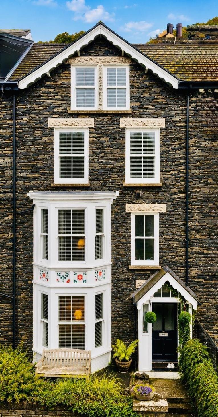 Lake View Family & Pet Friendly Home - Central Bowness Apartment in Bowness-on-Windermere