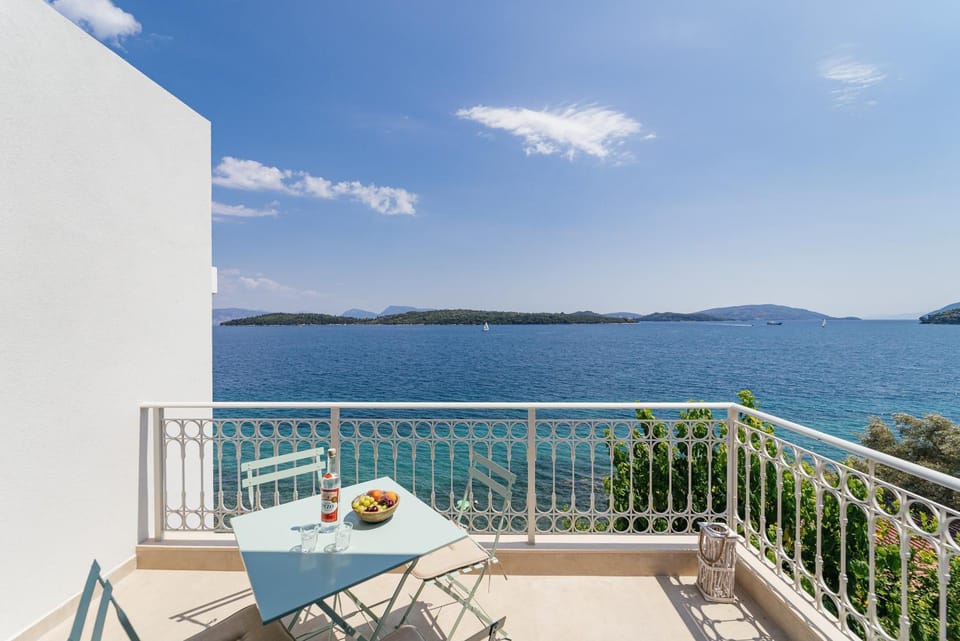 Dining area, Sea view