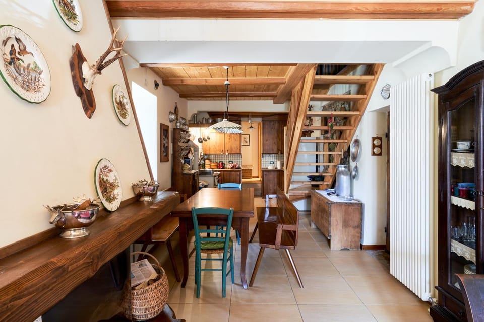 Lounge or bar, kitchen