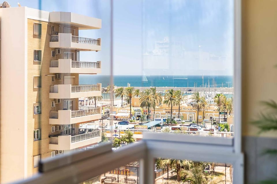 Balcony/Terrace, City view, Sea view, Street view